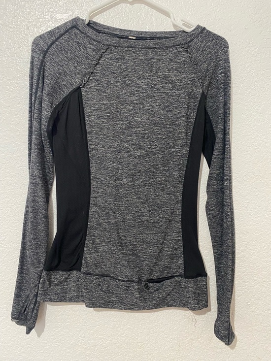 lululemon athletica Tops - Lululemon Long Sleeve Athletic Top Women’s Small Thumbholes Zip Pocket